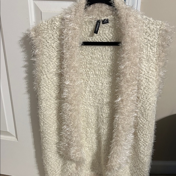 Women's Cozy Cream Fuzzy Vest - Picture 5 of 12